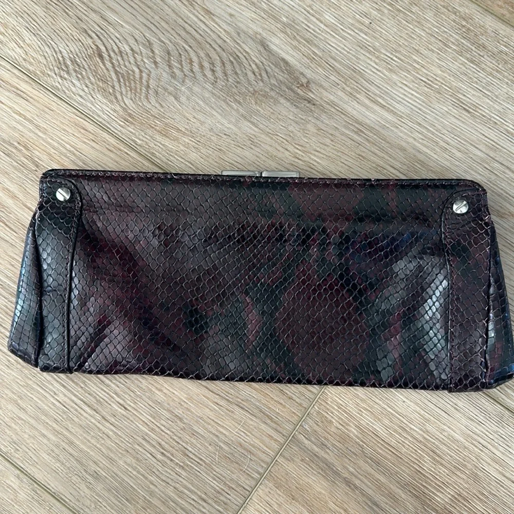 Cole Hahn reptile leather clutch 10 x 4.5 🌿